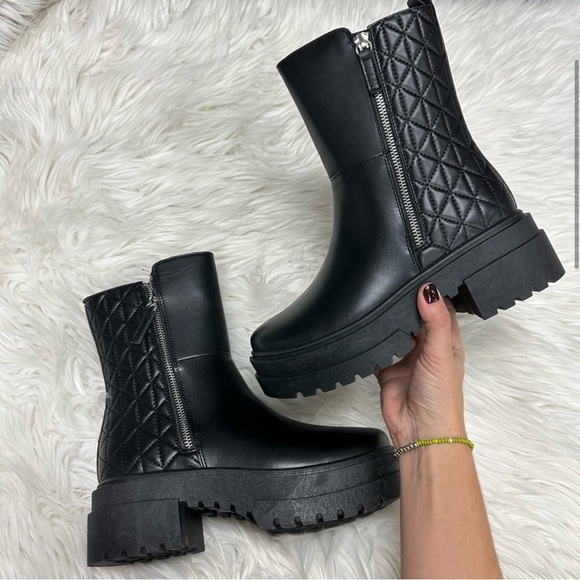 Qupid Tarina Black Boot - Picture 4 of 5